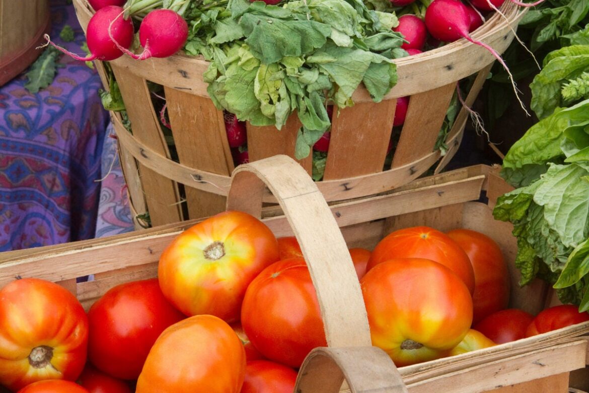 Author Robert Paarlberg  argues against buying organic